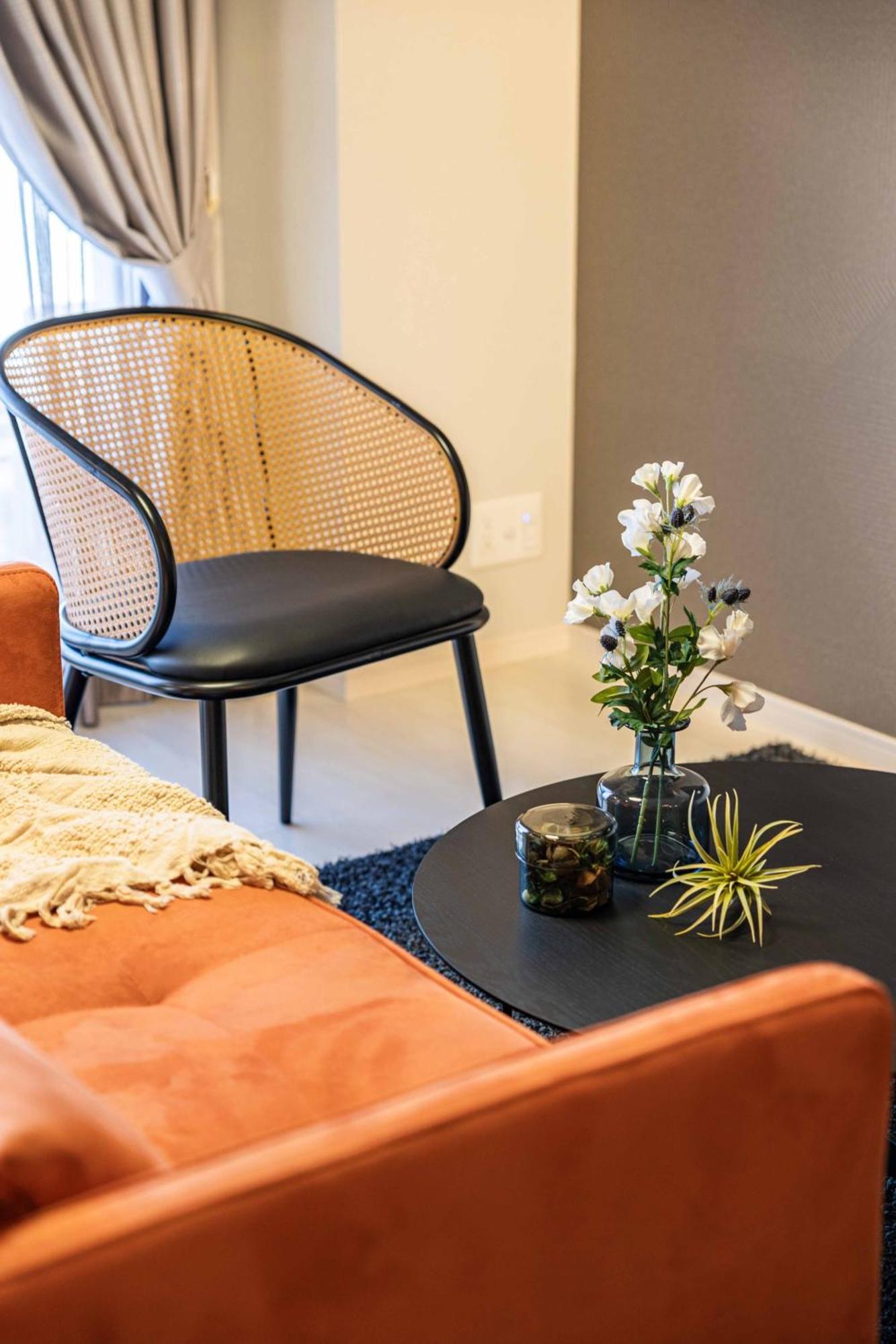 Fds Aura Apartment Осака Екстериор снимка